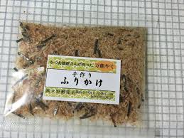 だし素材と詰め合わせをイメージした商品写真